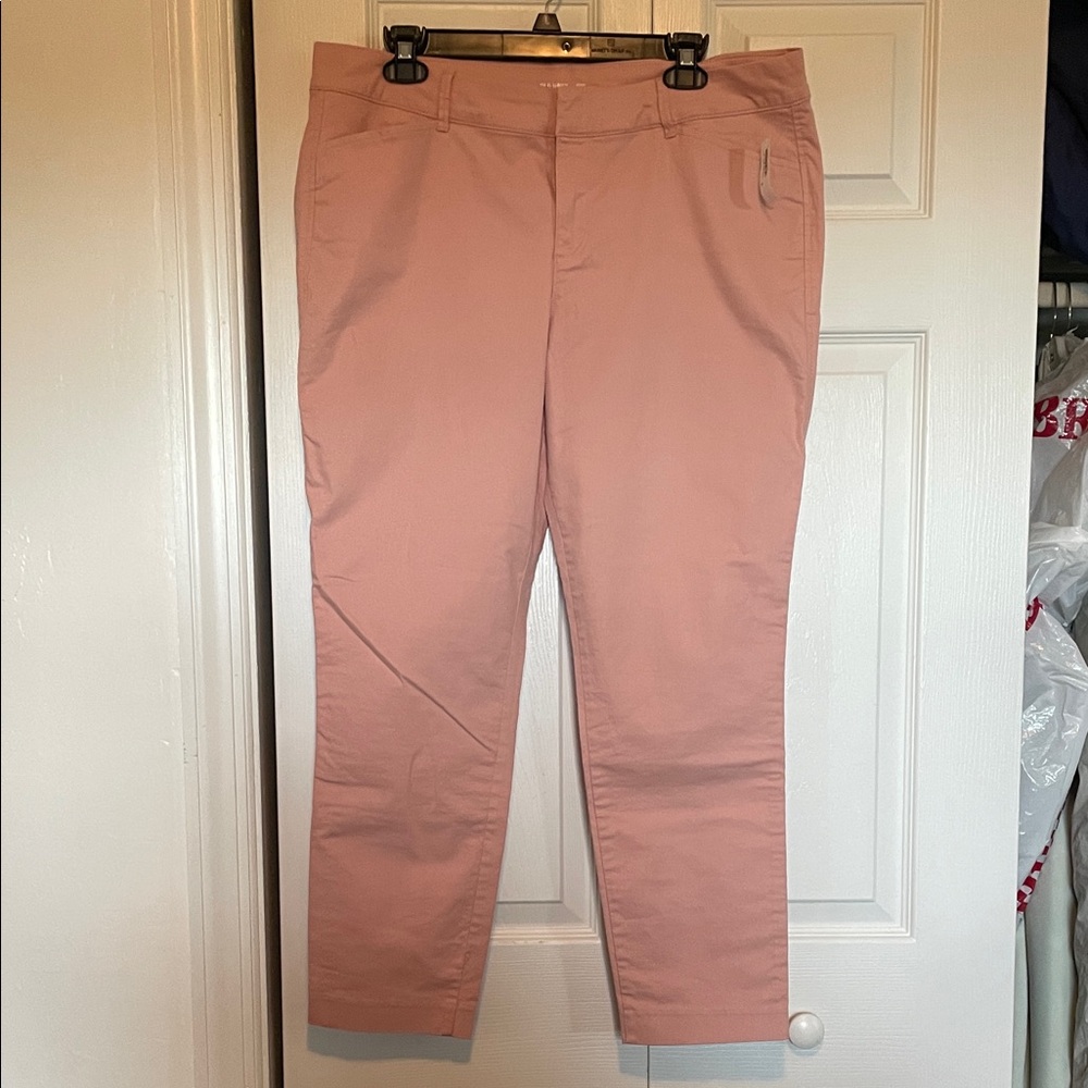 NWT Women’s 14 Old Navy pink pixie pants pockets 18” waist 26.5”inseam 6.5”ankle